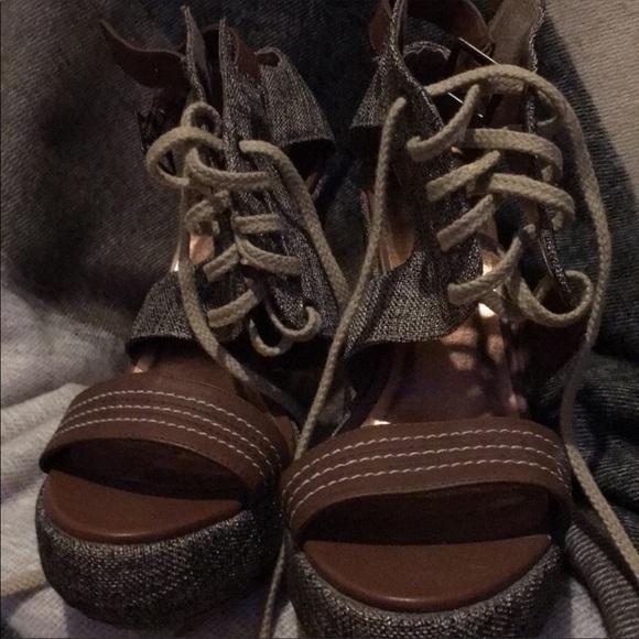 Shoes - Sandals